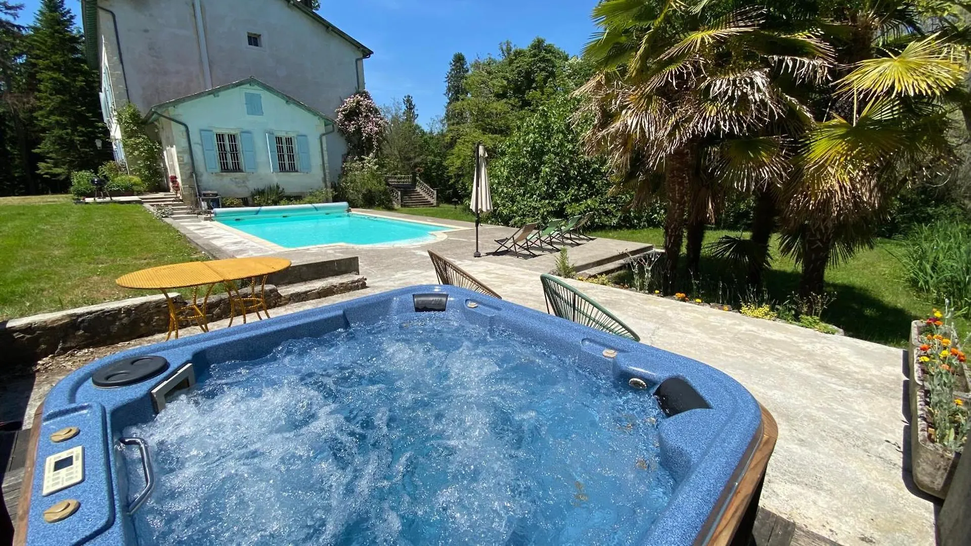 Maison De Maitre - Bed & Breakfast Dans Une Foret Royale Avec Piscine Et Spa Sainte-Croix-Volvestre フランス